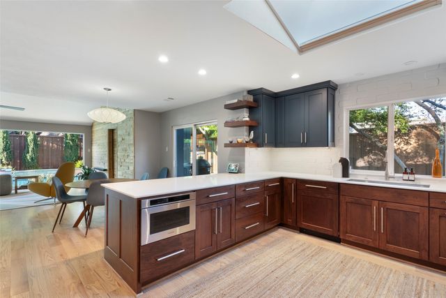 6205 Warm Mist Lane, Dallas, TX 75248