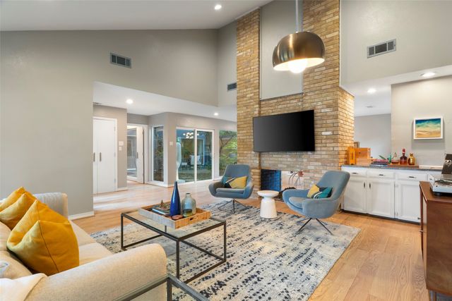 6205 Warm Mist Lane, Dallas, TX 75248