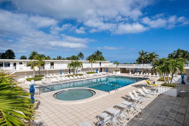 4747 Collins Ave 207, Miami Beach, FL 33140