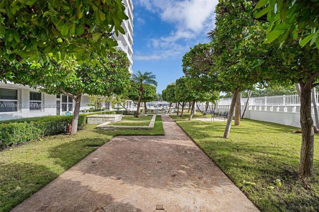 4747 Collins Ave 207, Miami Beach, FL 33140
