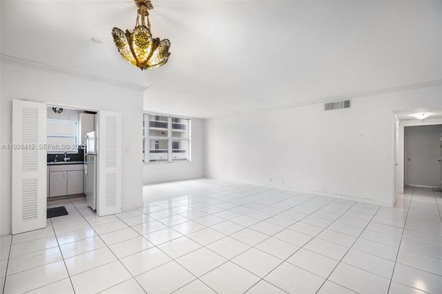 4747 Collins Ave 207, Miami Beach, FL 33140