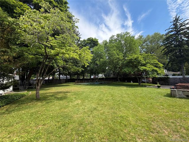15 Ingersoll Street, Huntington Station, NY 11746