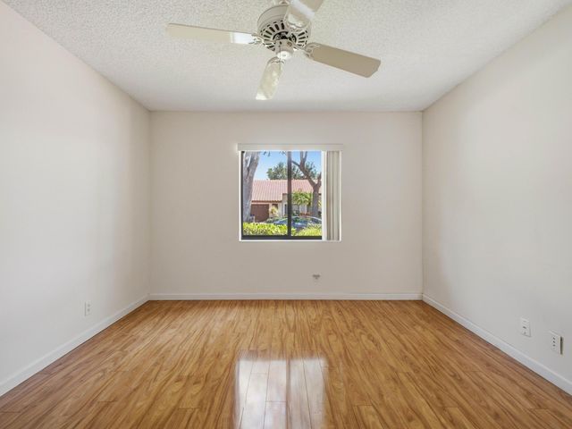 6200 Kings Gate Circle, Delray Beach, FL 33484