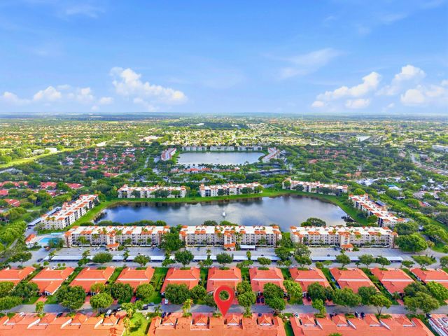 6200 Kings Gate Circle, Delray Beach, FL 33484