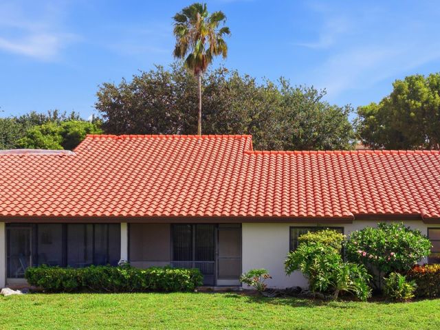 6200 Kings Gate Circle, Delray Beach, FL 33484