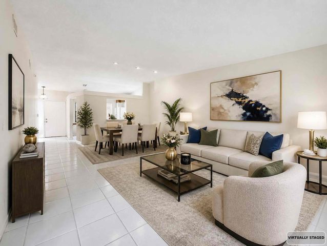 6200 Kings Gate Circle, Delray Beach, FL 33484