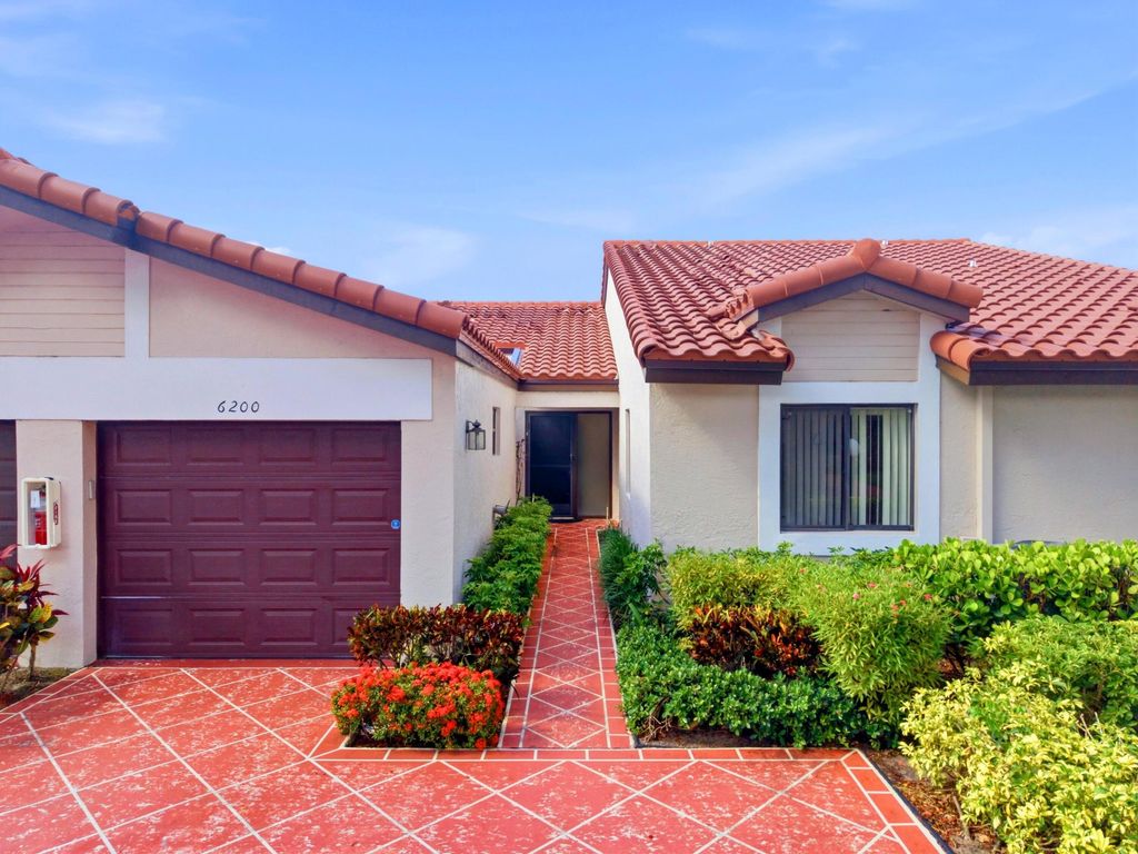 6200 Kings Gate Circle, Delray Beach, FL 33484