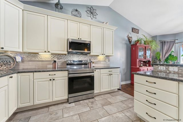 3414 FIRE SIDE DR, Cheyenne, WY 82001