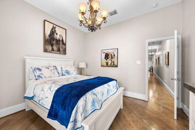817 W 26th Street, Houston, TX 77008