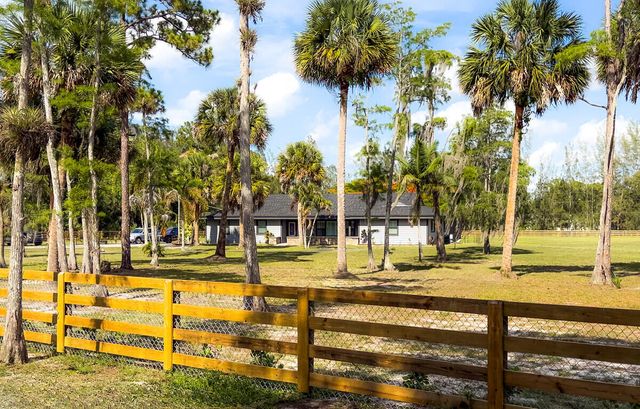 1464 Clydesdale Drive, Loxahatchee, FL 33470