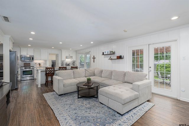 2029 Montrose Dr, Tyler, TX 75701
