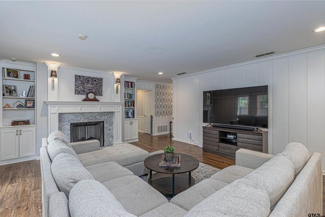2029 Montrose Dr, Tyler, TX 75701
