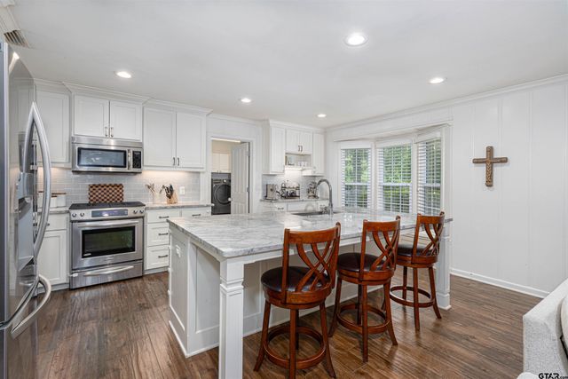 2029 Montrose Dr, Tyler, TX 75701