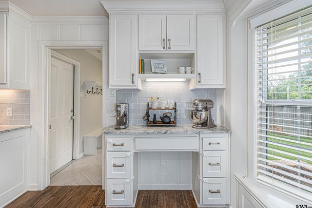 2029 Montrose Dr, Tyler, TX 75701
