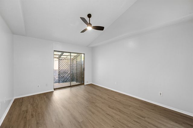 522 Hunters Glen Street, Lewisville, TX 75067