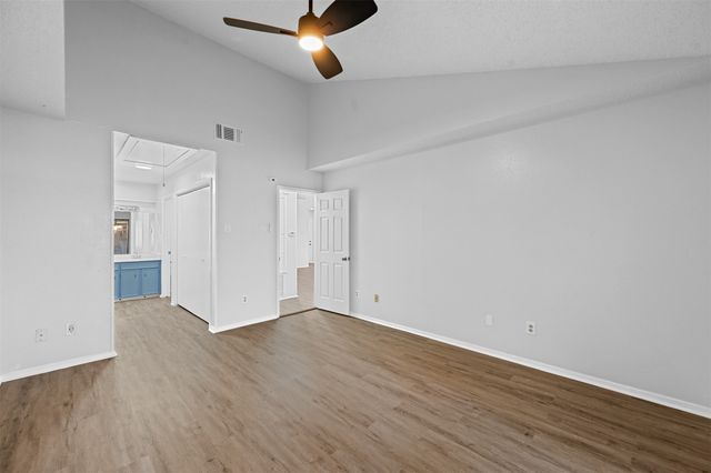 522 Hunters Glen Street, Lewisville, TX 75067
