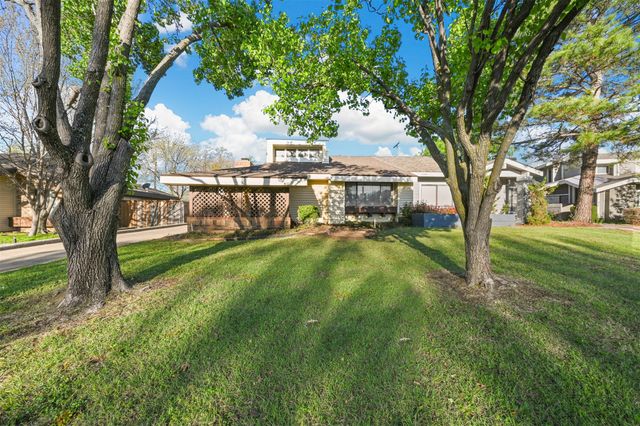 522 Hunters Glen Street, Lewisville, TX 75067