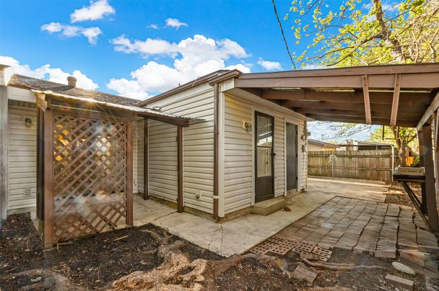 522 Hunters Glen Street, Lewisville, TX 75067