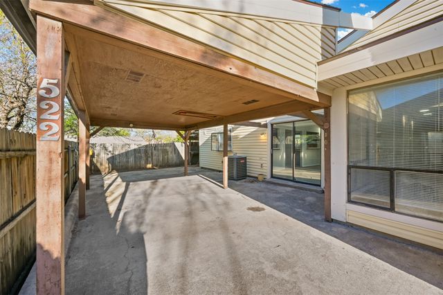 522 Hunters Glen Street, Lewisville, TX 75067