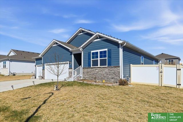 11452 Sunburst Drive, Papillion, NE 68046