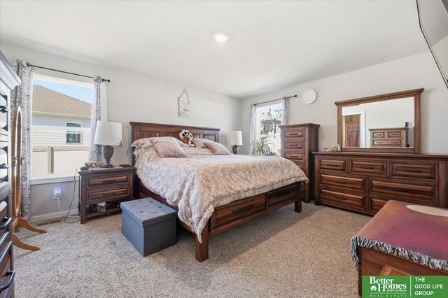 11452 Sunburst Drive, Papillion, NE 68046