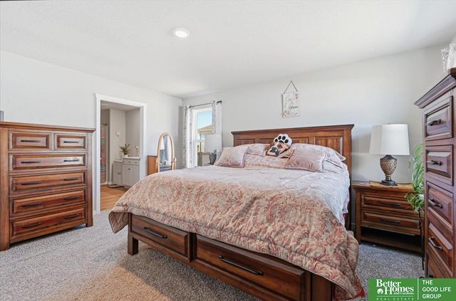 11452 Sunburst Drive, Papillion, NE 68046