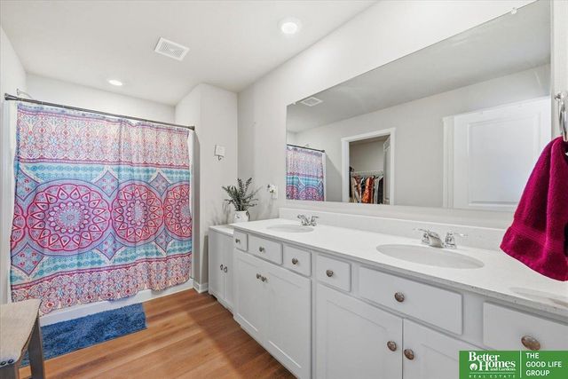 11452 Sunburst Drive, Papillion, NE 68046