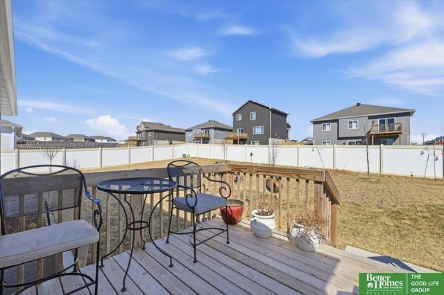 11452 Sunburst Drive, Papillion, NE 68046