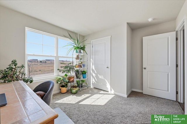 11452 Sunburst Drive, Papillion, NE 68046