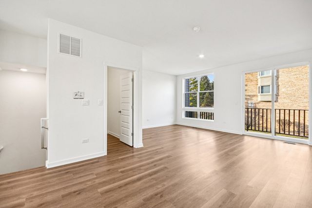 378 Summit Circle, Lombard, IL 60148