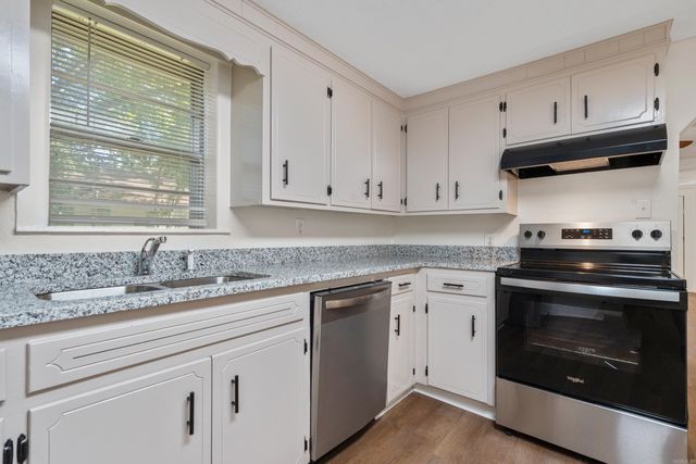 512 Hoover Street, Malvern, AR 72104