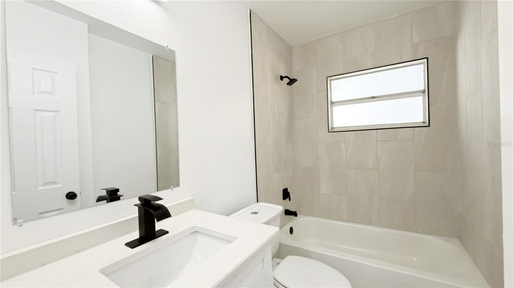 Image 10 of property listing at 3914 E CHELSEA STREET, Tampa, FL 33610