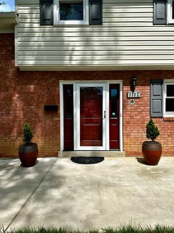 3302 CHICAMUXEN CT, Falls Church, VA 22041