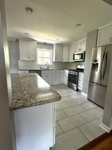 3302 CHICAMUXEN CT, Falls Church, VA 22041