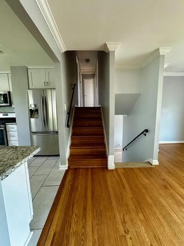 3302 CHICAMUXEN CT, Falls Church, VA 22041