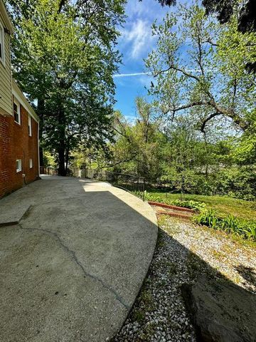 3302 CHICAMUXEN CT, Falls Church, VA 22041