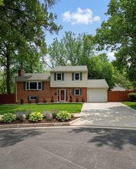 3302 CHICAMUXEN CT, Falls Church, VA 22041