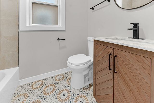 8042 S Champlain Avenue 2, Chicago, IL 60619