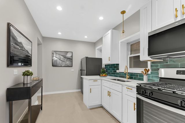 8042 S Champlain Avenue 2, Chicago, IL 60619