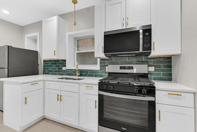 8042 S Champlain Avenue 2, Chicago, IL 60619