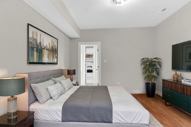 8042 S Champlain Avenue 2, Chicago, IL 60619