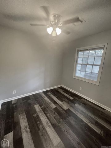 1705 Colonial Road, Jonesboro, AR 72401