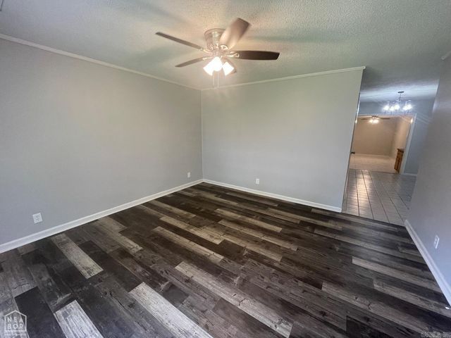 1705 Colonial Road, Jonesboro, AR 72401