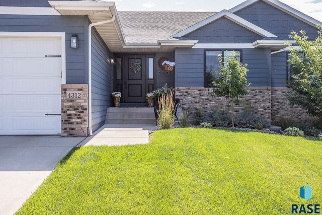 4312 Alpine Ave, Sioux Falls, SD 57110