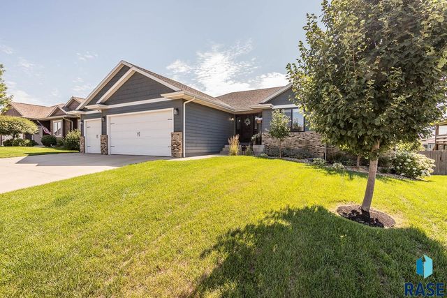 4312 Alpine Ave, Sioux Falls, SD 57110