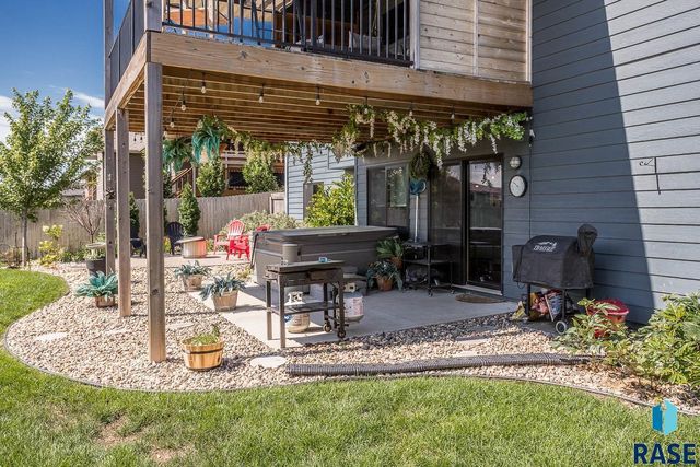 4312 Alpine Ave, Sioux Falls, SD 57110