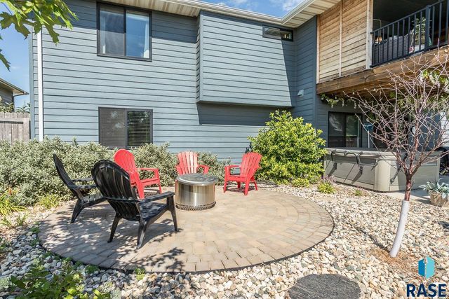 4312 Alpine Ave, Sioux Falls, SD 57110