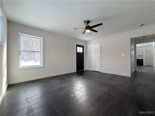 595 Seneca Road, Evans, NY 14006