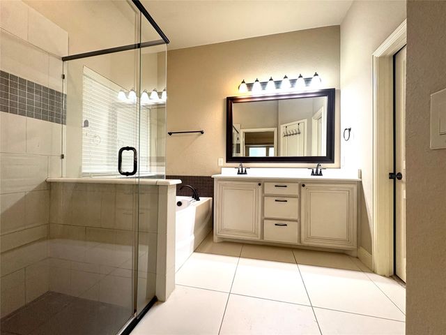 550 Lily Street, Crowley, TX 76036