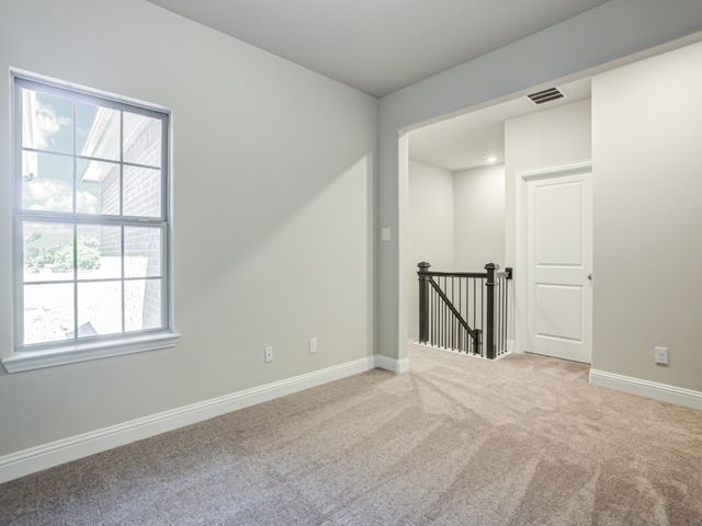 572 Hutchinson Lane, Lewisville, TX 75077